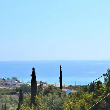 בית הארחה Sea Horizon House Alexis 3*