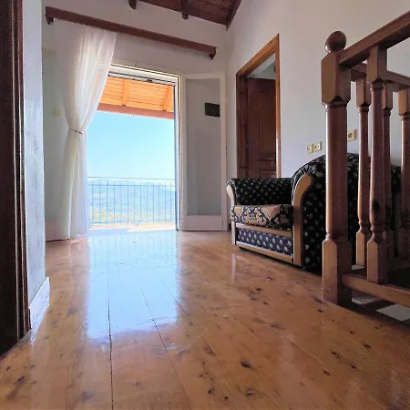 בית הארחה Sea Horizon House Alexis 3*