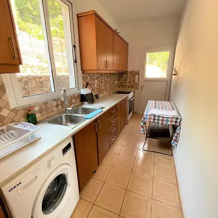 בית הארחה Sea Horizon House Alexis הימארה