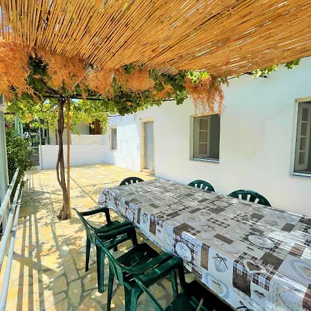 בית הארחה Sea Horizon House Alexis