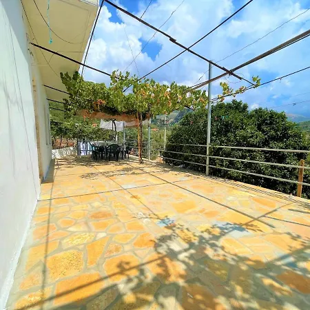 בית הארחה Sea Horizon House Alexis 3*