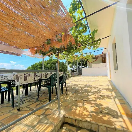 בית הארחה Sea Horizon House Alexis